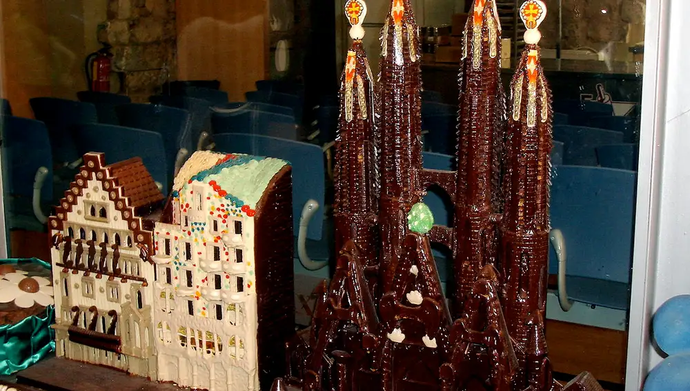 Maqueta de la Sagrada Familia hecha con chocolate en el Museu de la Xocolata.