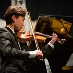 Imagen del jovencísimo violinista sueco Lozakovich