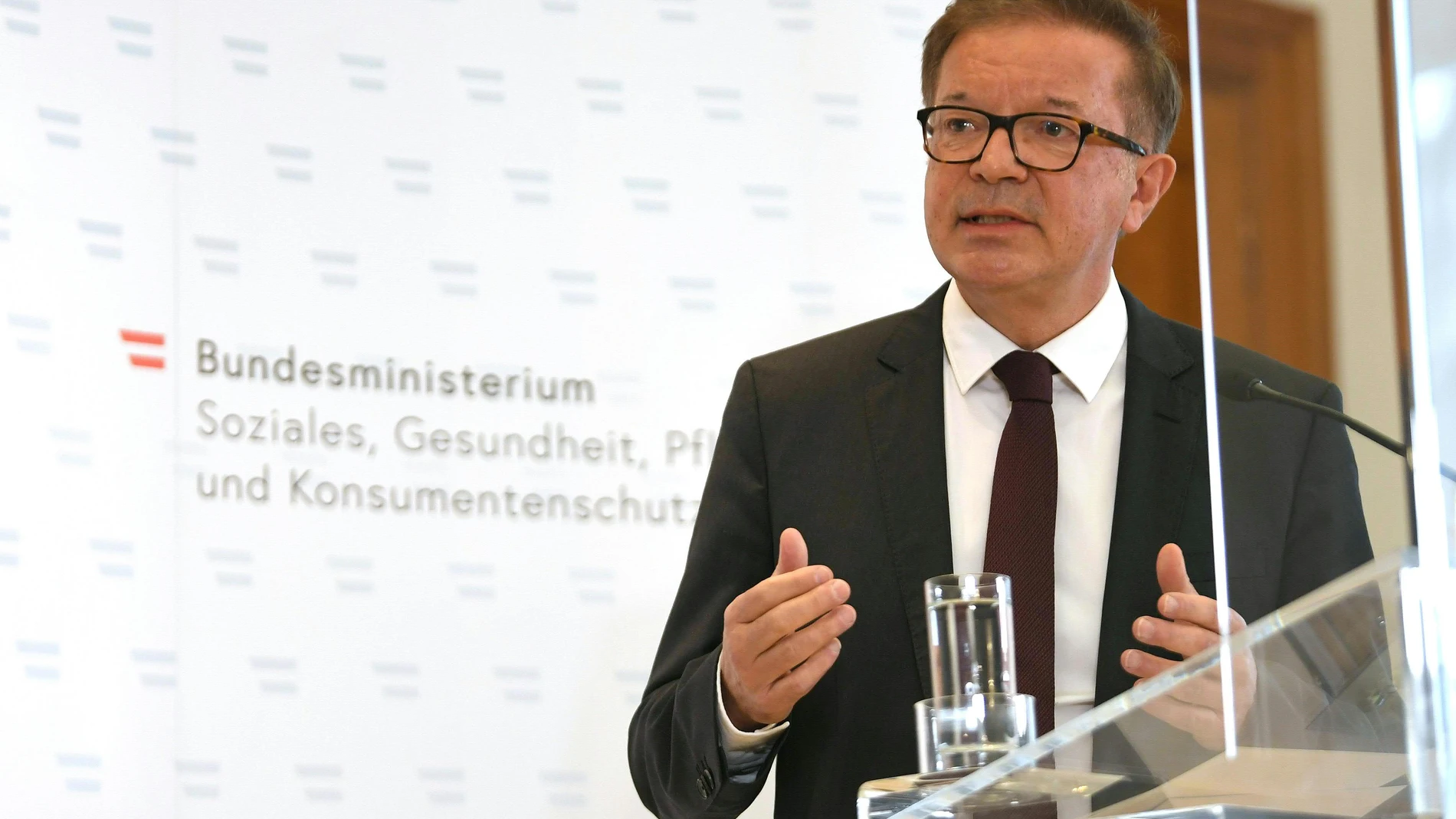 Rudolf Anschober, el hasta ahora ministro austriaco de Sanidad, ha recibido amenazas se muerte