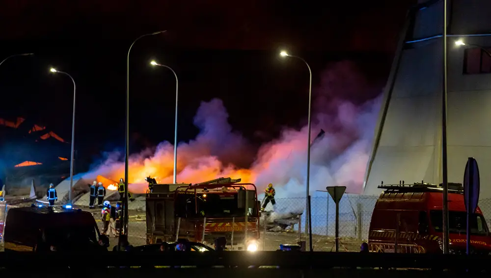 Incendio de una nave industrial en Seseña Nuevo (Toledo).