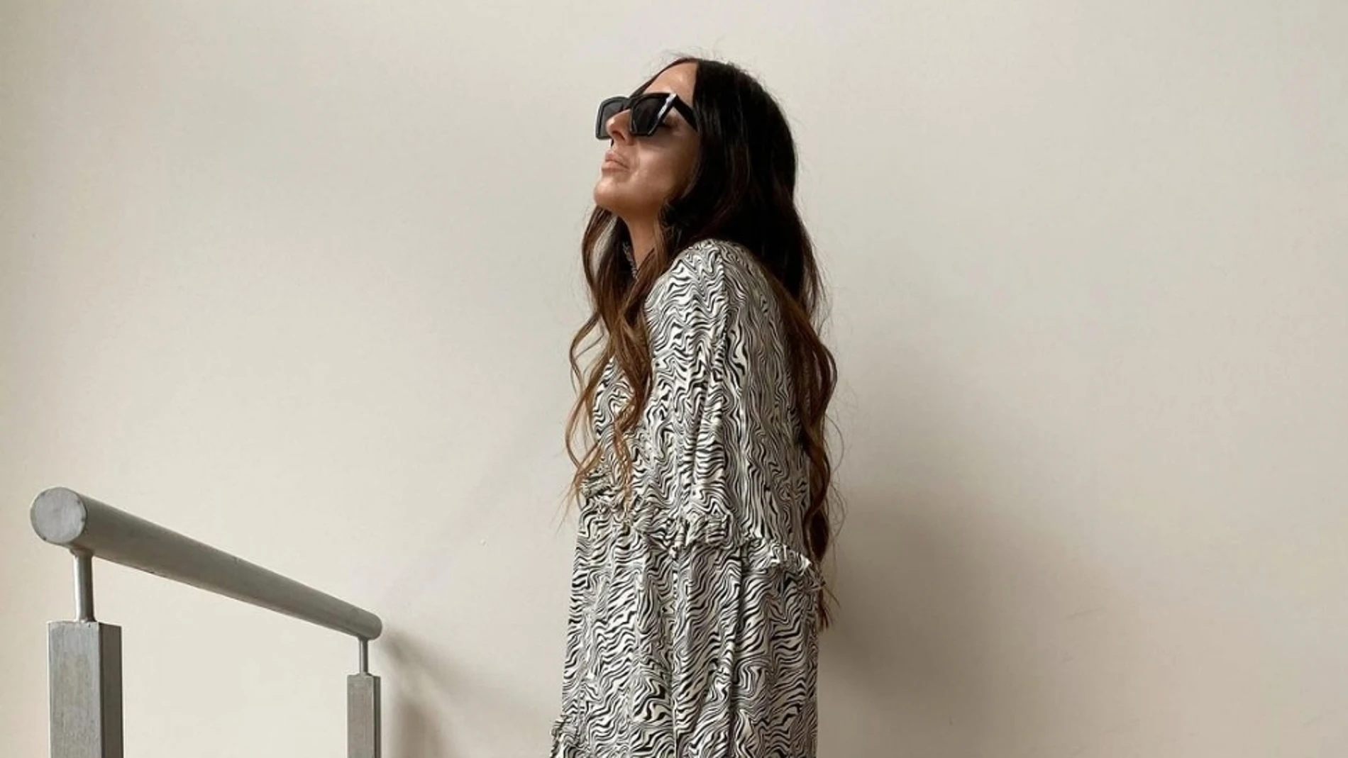 Laura Eguizabal con vestido camisero con estampado animal/ Instagram @laura_eguizabal
