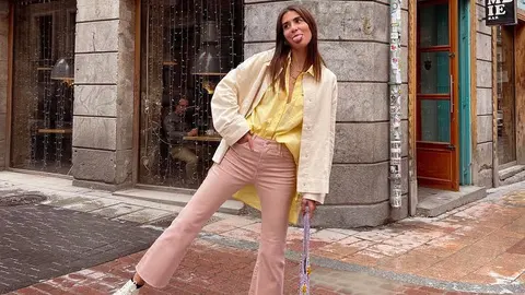 Mery Turiel con los vaqueros de Mango que hacen tipazo.