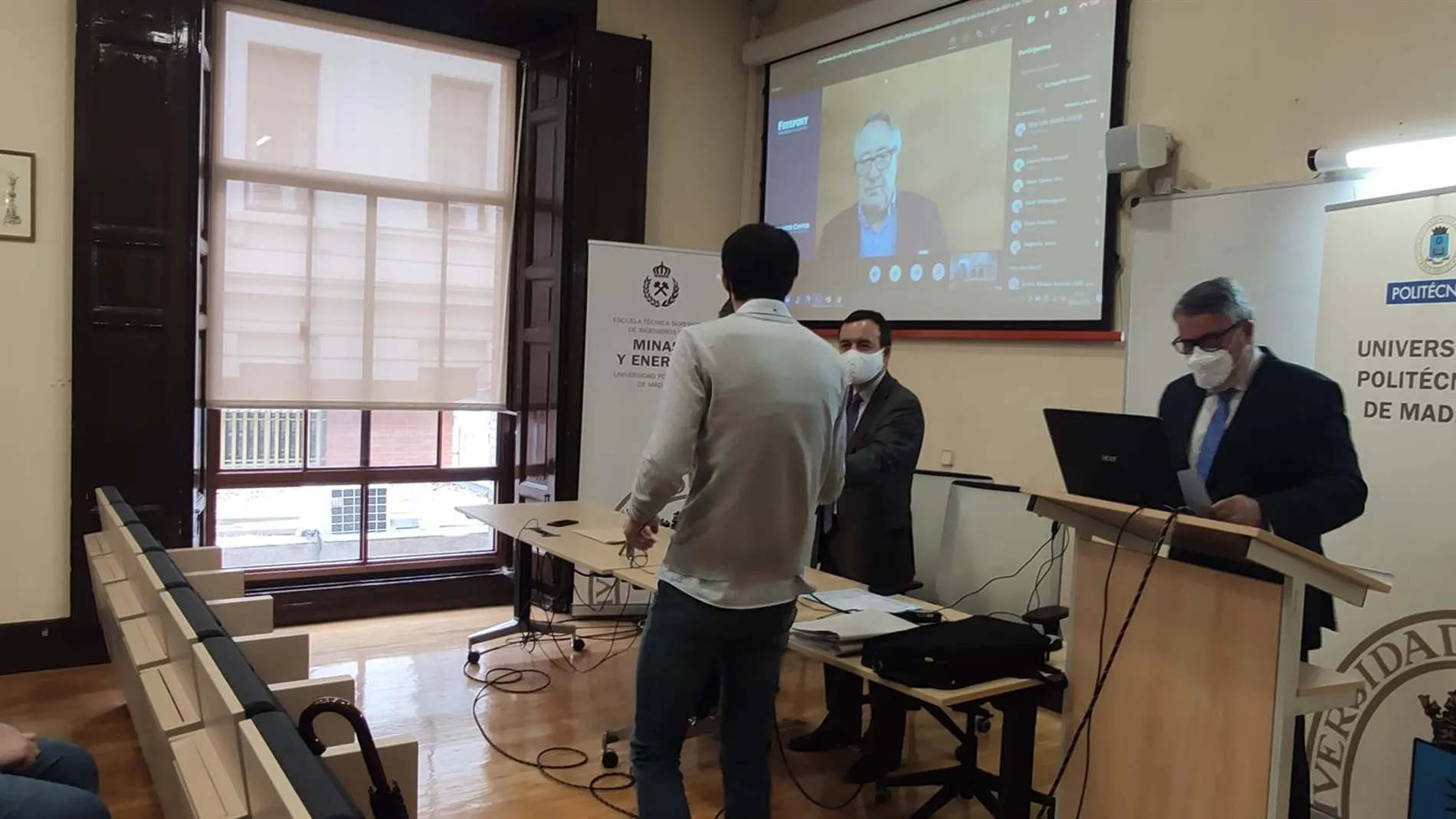 Entrega de premios y diplomas de la CátedraUPM-Atlantic Copper a los estudiantes del curso 2019-2020