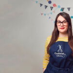 Su madre es política y sus abuelas cosían y bordaban encajes. Sarah Corbett ha unido lo heredado en su activismo