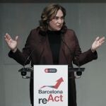 La alcaldesa de Barcelona, Ada Colau, durante la clausura de las jornadas "Barcelona reAct" para la reactivación económica de la capital catalana. EFE/Andreu Dalmau