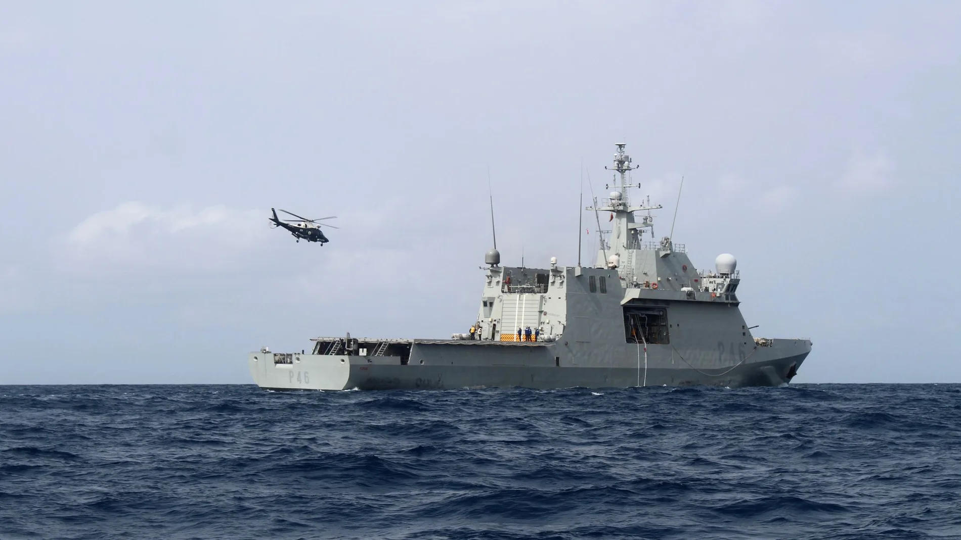 El BAM Furor de la Armada en aguas del golfo de Guinea