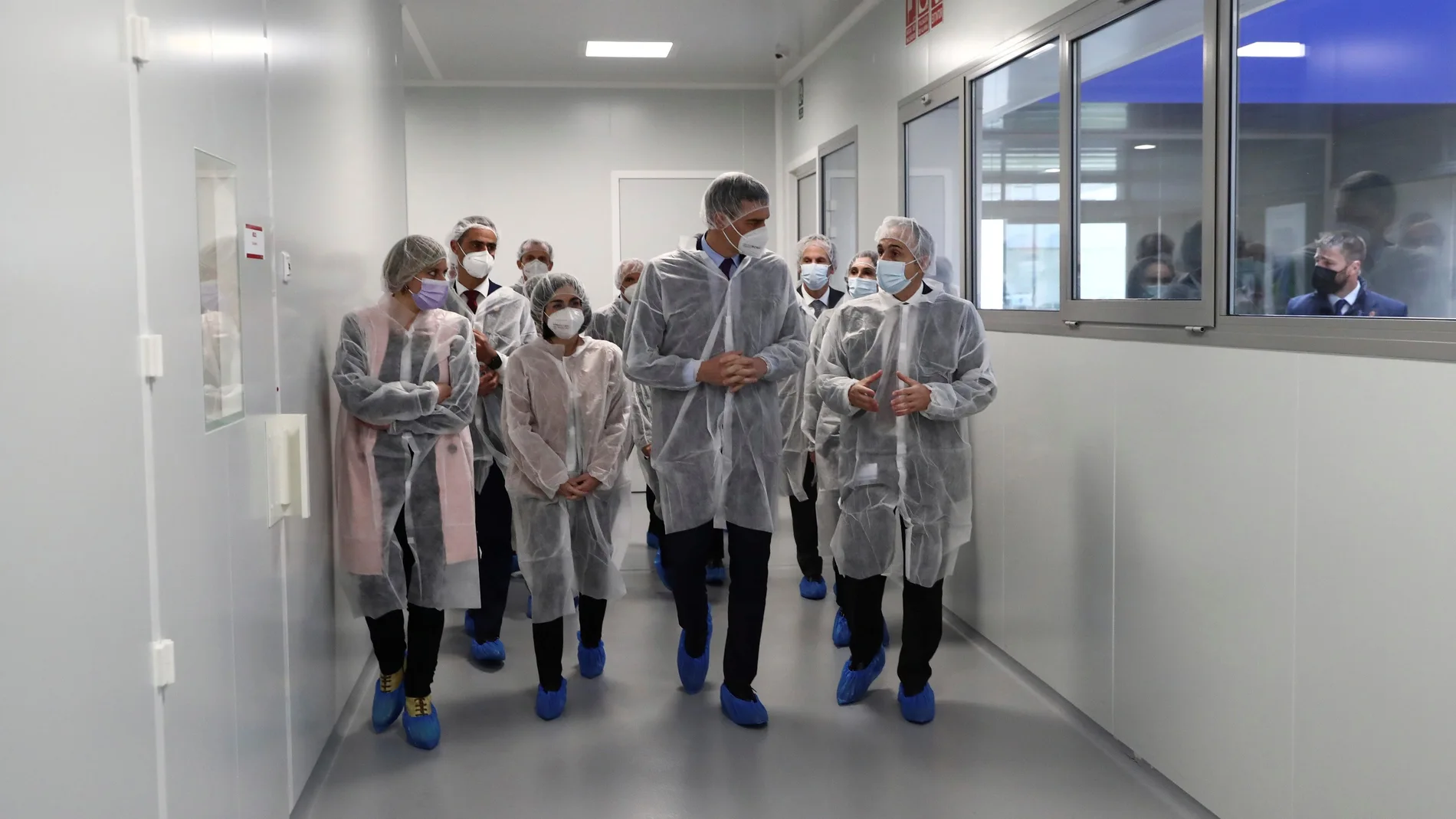 El pasado 16 de abril, el presidente Pedro Sánchez, junto con la ministra de Sanidad, Carolina Darias, visitaron las instalaciones de la farmacéutica española Hipra en Amer (Gerona)