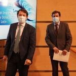 El presidente de la Junta de Castilla y León, Alfonso Fernández Mañueco, informa en rueda de prensa sobre temas económicos. Le acompaña en la imagen el consejero de Economía y Empleo, Carlos Fernández Carriedo