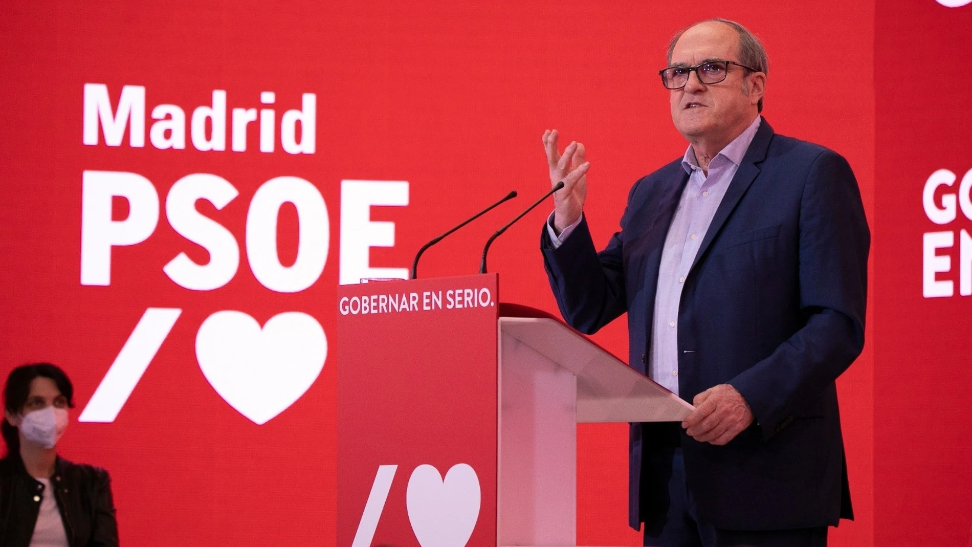 El candidato del PSOE a la Presidencia de la Comunidad de Madrid, Ángel Gabilondo, durante un acto de campaña en la sede del partido en Ferraz.