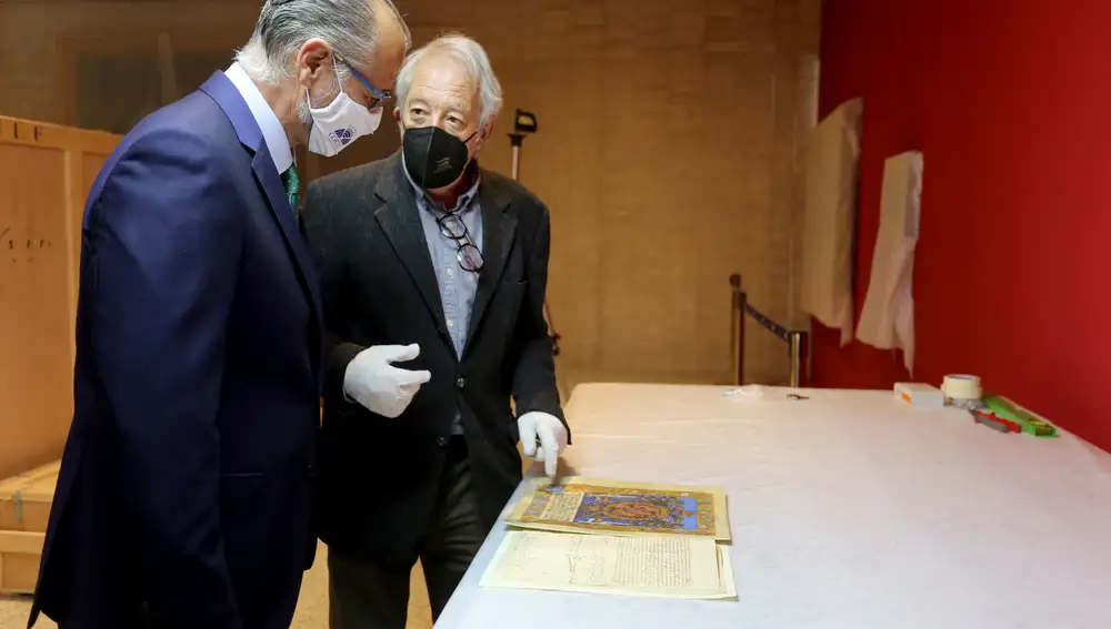 l presidente de las Cortes y de la Fundación de Castilla y León, Luis Fuentes, presenta la exposición ‘Comuneros. 500 años’, enmarcada en los actos de celebración del V Centenario del Movimiento Comunero, acompañado por el comisario de la exposición, Eliseo de Pablos