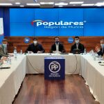 Reunión de trabajo del PP murciano bajo la presidencia del secretario general del PP, Teodoro García