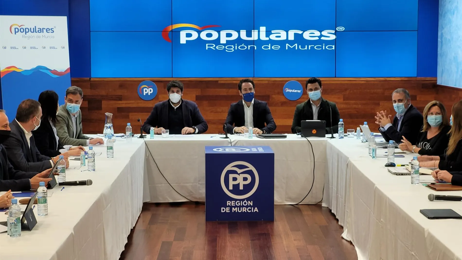 Reunión de trabajo del PP murciano bajo la presidencia del secretario general del PP, Teodoro García