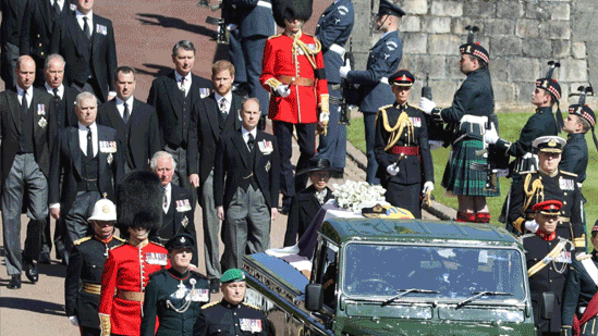 Como consorte real tenía derecho a un funeral de Estado, pero el príncipe Felipe siempre quiso una ceremonia familiar pero solemne.