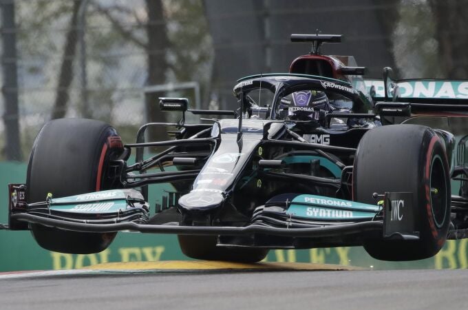 Hamilton, “pole”; Sainz y Alonso, decepción