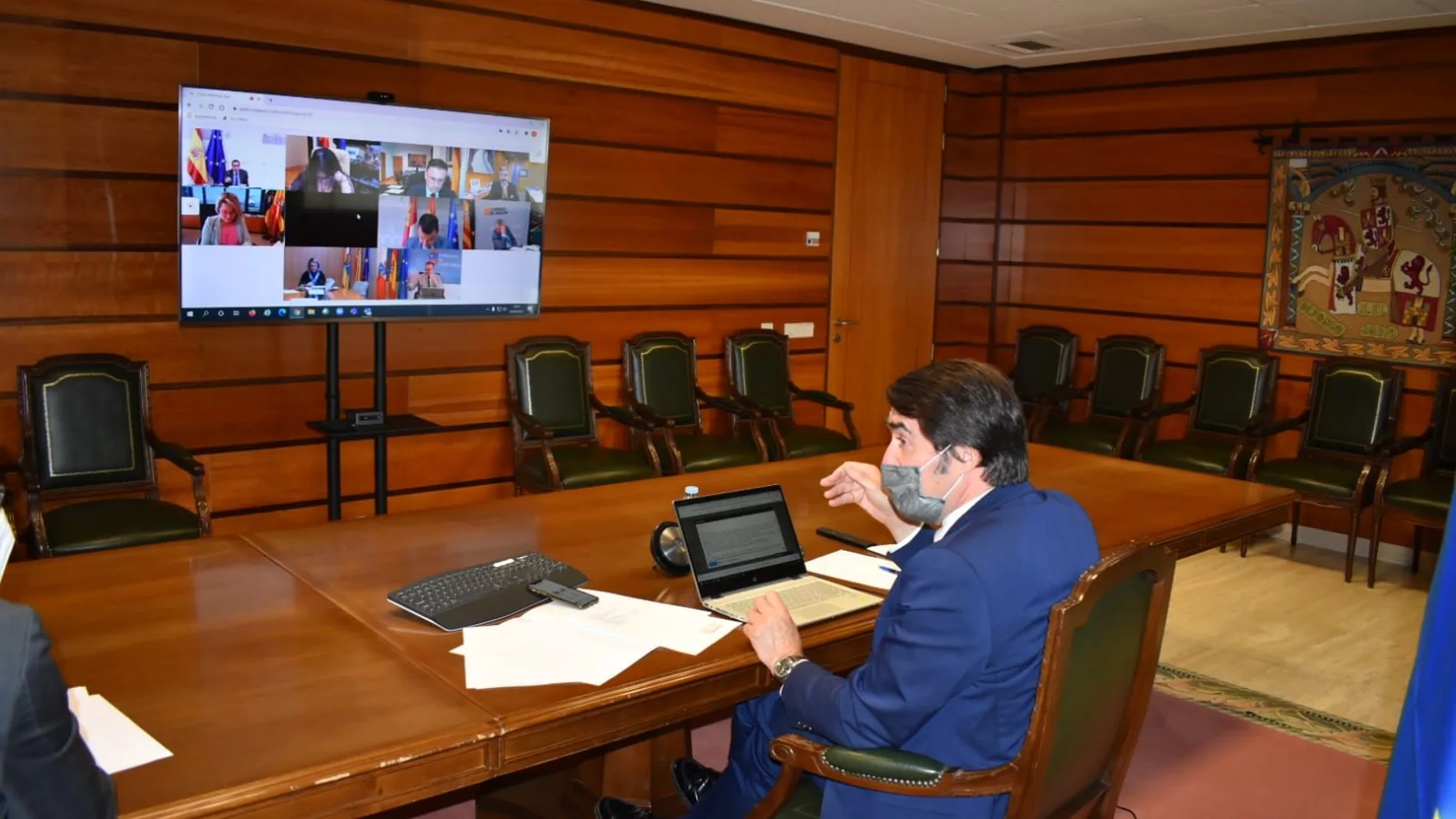 El consejero de Fomento y Medio Ambiente, Juan Carlos Suárez-Quiñones, durante la Sectorial