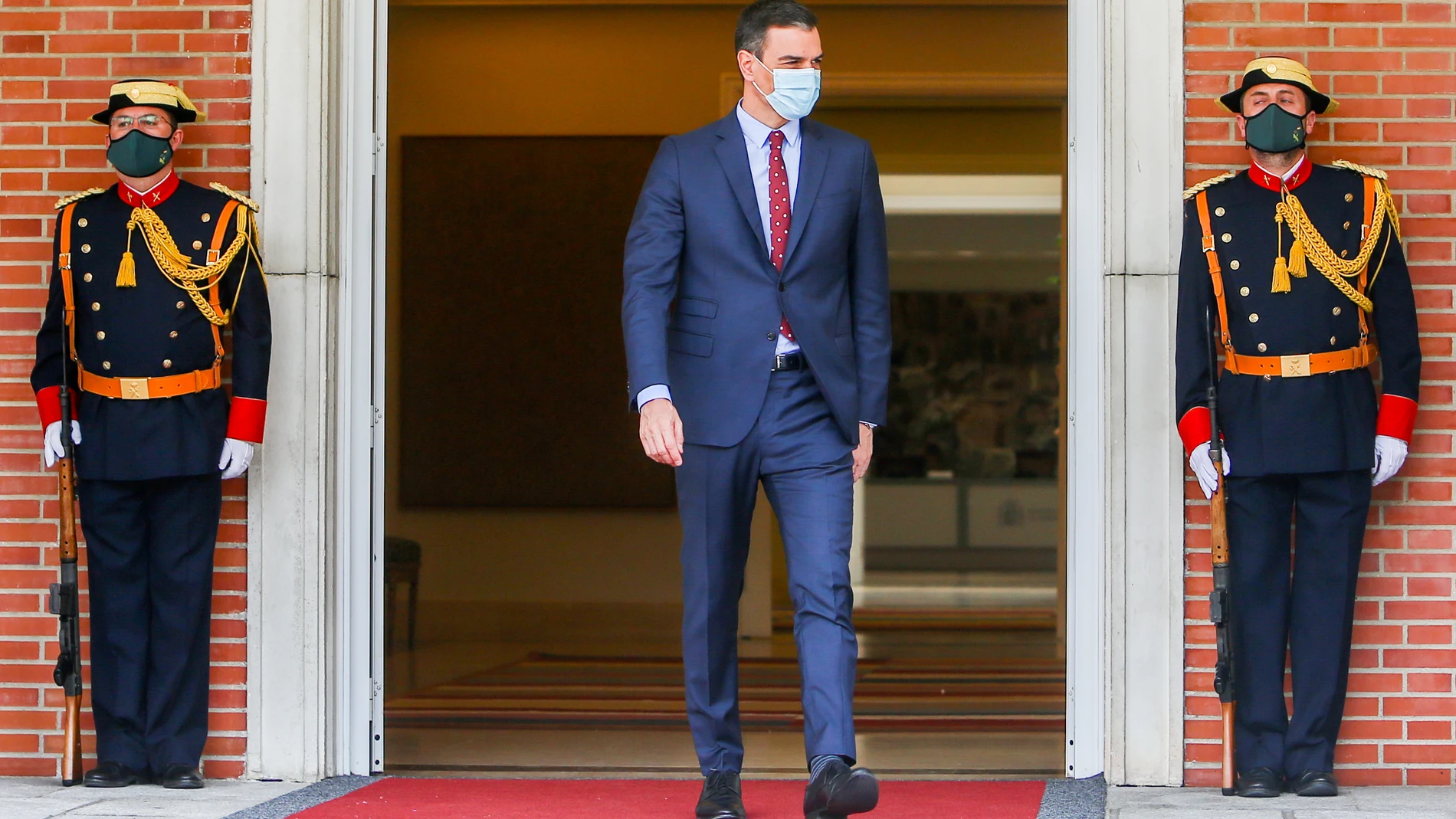 El presidente del Gobierno, Pedro Sánchez a su llegada al Complejo de la Moncloa