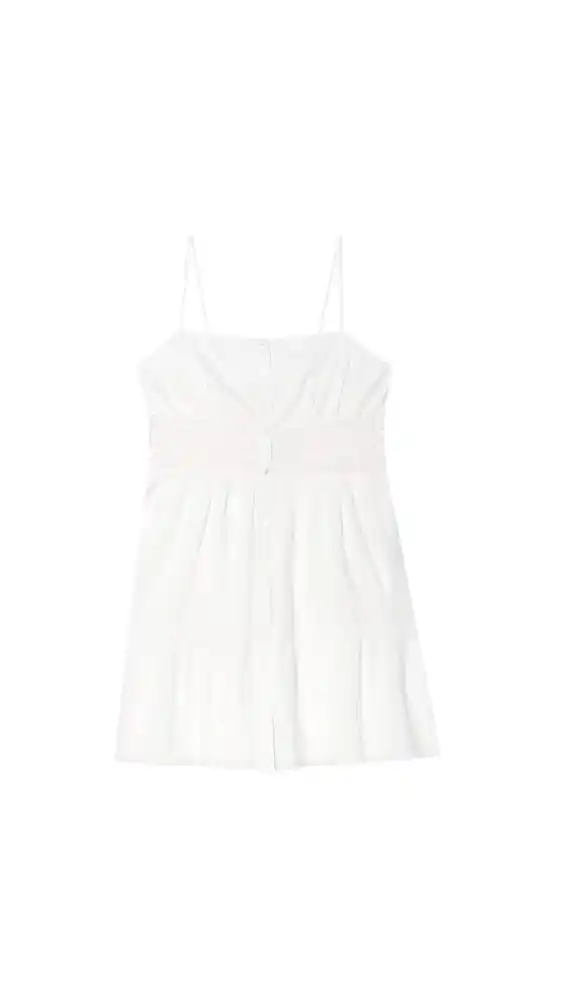Los vestidos blancos que arrasan en Zara, Stradivarius, H&M