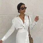 La infuencer Isabel Campos con vestido en color blanco/ Instagram @isabelcamposr