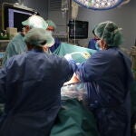 El quirófano híbrido cuenta con todos los recursos necesarios para que en ellos también puedan actuar los radiólogos intervencionistas