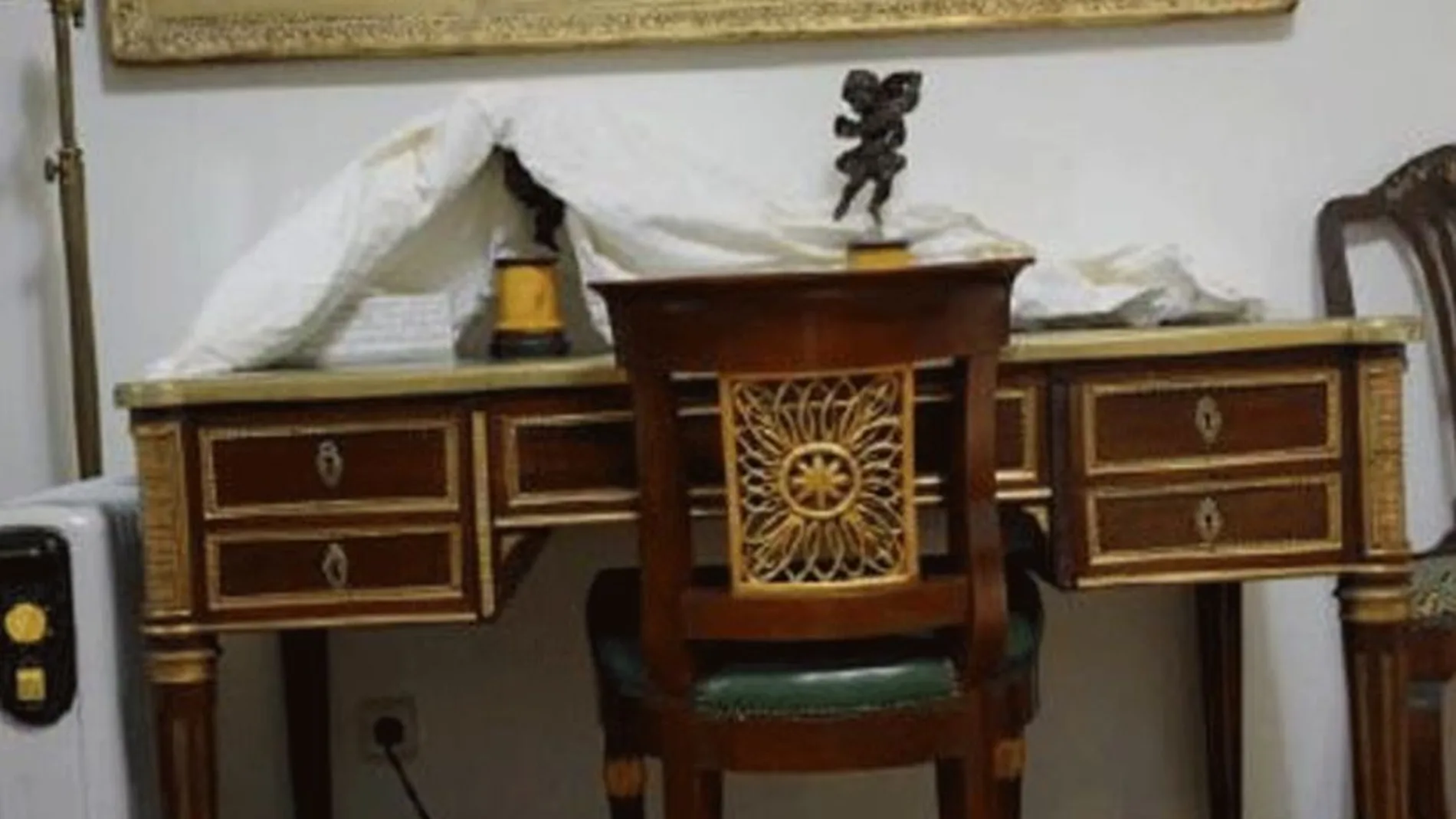 Conjunto de escritorio del último cuarto del siglo XVIII, uno de los 697 bienes inventariados en Meirás