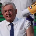 López Obrador recibió este martes la primera dosis de la vacuna de AstraZeneca