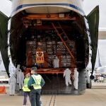 Un avión con material sanitario llega a Valencia, en una imagen de archivo