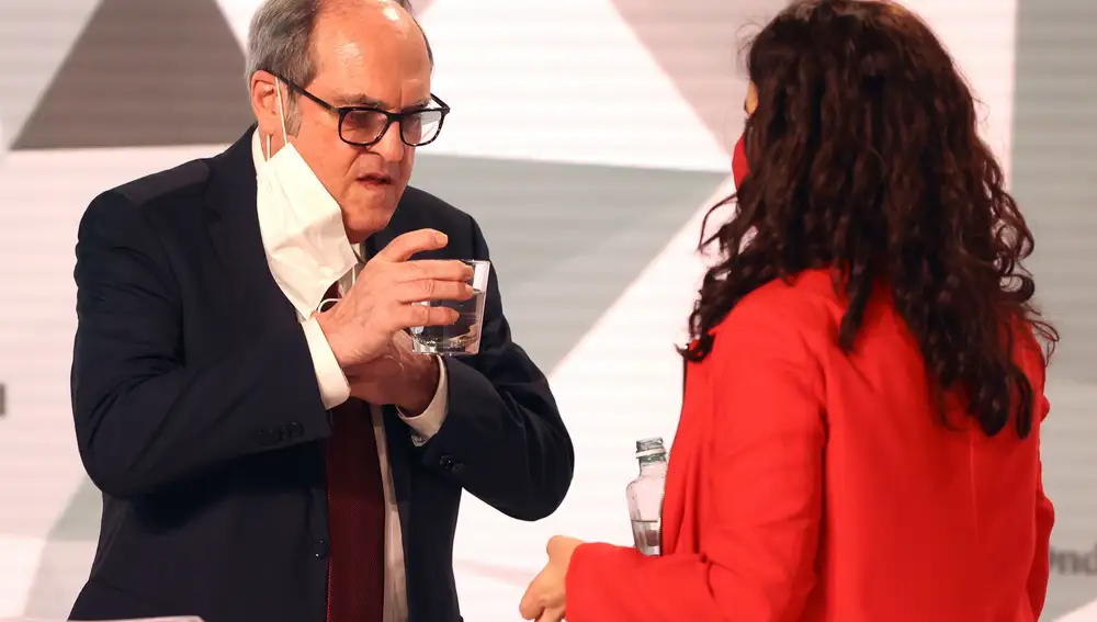 El candidato a la presidencia de la Comunidad de Madrid por el PSOE, Ángel Gabilondo, antes del inicio del debate