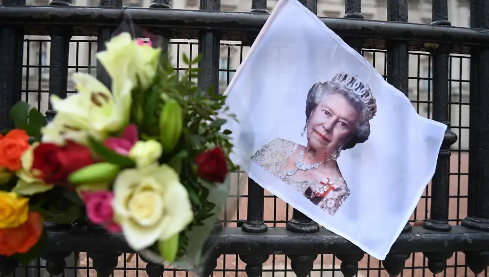 Homenaje a la reina Isabel II en el Palacio de Buckingham por su 95 cumpleaños