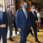 El presidente de la Junta de Castilla y León, Alfonso Fernández Mañueco, entrega los Premios Castilla y León 2020, junto a Javier Ortega