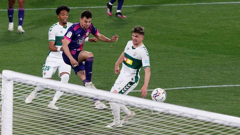 Iván Marcone con el Elche. EFE / Manuel Lorenzo.