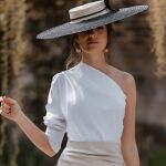 La influencer Sandra Majada con top y falda de Zara/ Instagram @invitada_perfecta