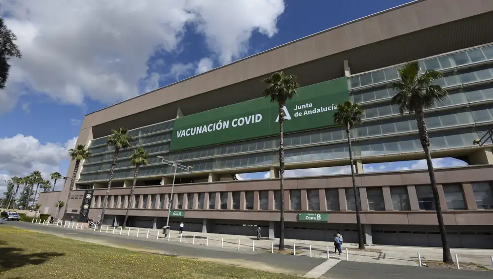 Vacunación masiva en el Estadio Olímpico de la Cartuja de Sevilla