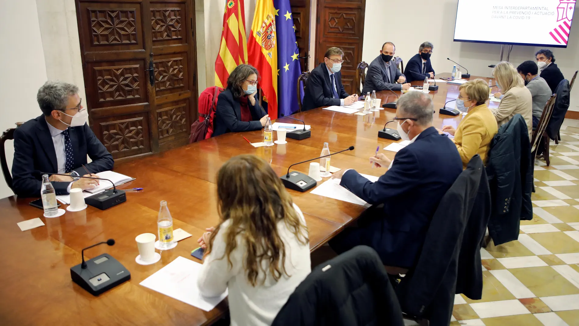 Imagen de la reunión de la Comisión Interdepartamental de la Generalitat para la Prevención y Actuación ante la covid-19 presidida por el president Puig en la que podría "flexibilizarse" algunas de las restricciones contra la pandemia que afectan al sector de hostelería