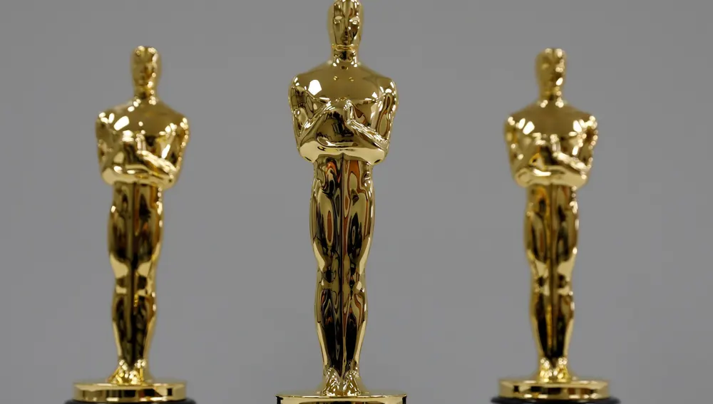 Las estatuillas de los Oscars que se entregarán el próximo 25 de abril en Los Angeles ya están preparadas / REUTERS