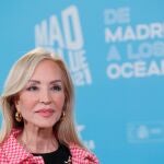 Carmen Lomana posa a su llegada a la I Edición de los Premios Madblue