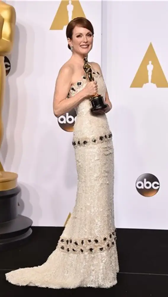 La actriz Julianne Moore con un vestido de Lagerfeld
