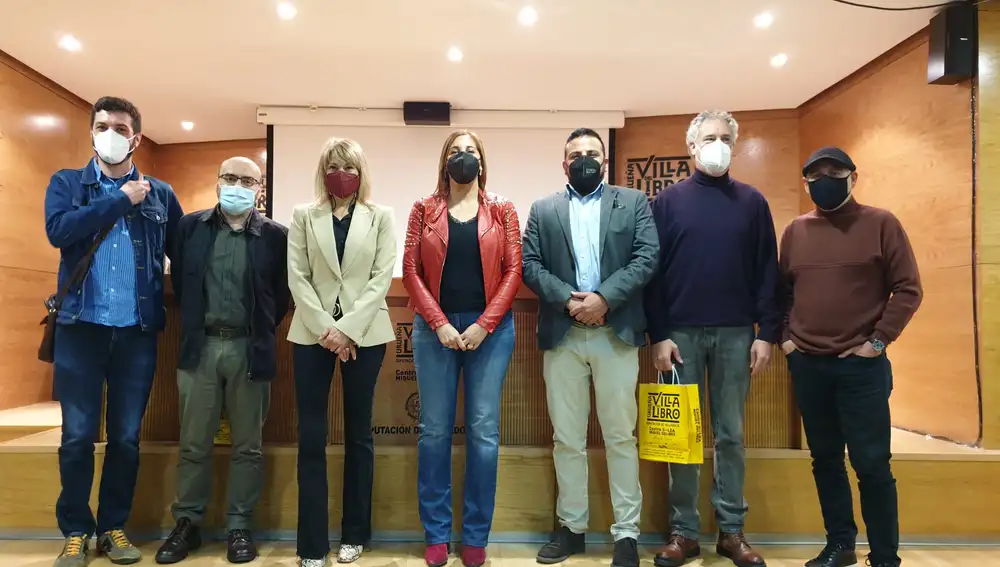 Imagen del jurado en el fallo de estos premios literarios