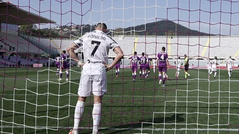 Cristiano Ronaldo se lamenta durante el Fiorentina-Juventus.