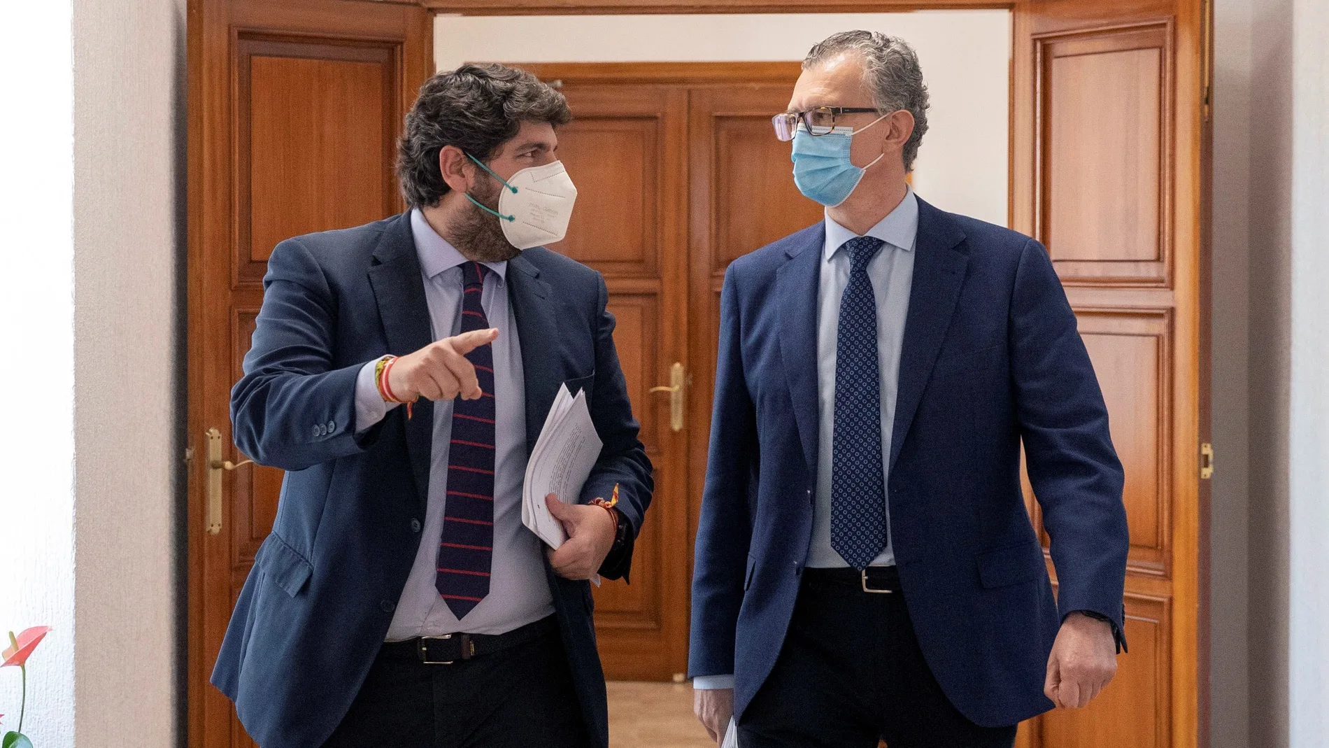 El presidente de la Comunidad de Murcia Fernando López Miras y el consejero de Salud, Juan José Pedreño