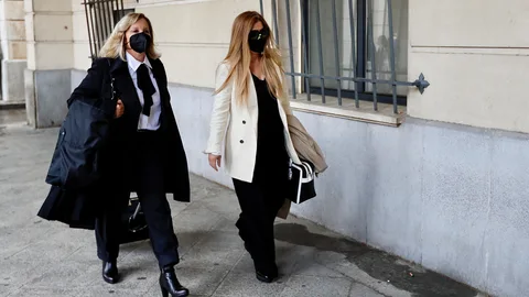 La diseñadora de moda Juana Martín a su llegada a la Audiencia Provincial de Sevilla