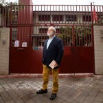 Félix González, en el colegio donde votó en 1983
