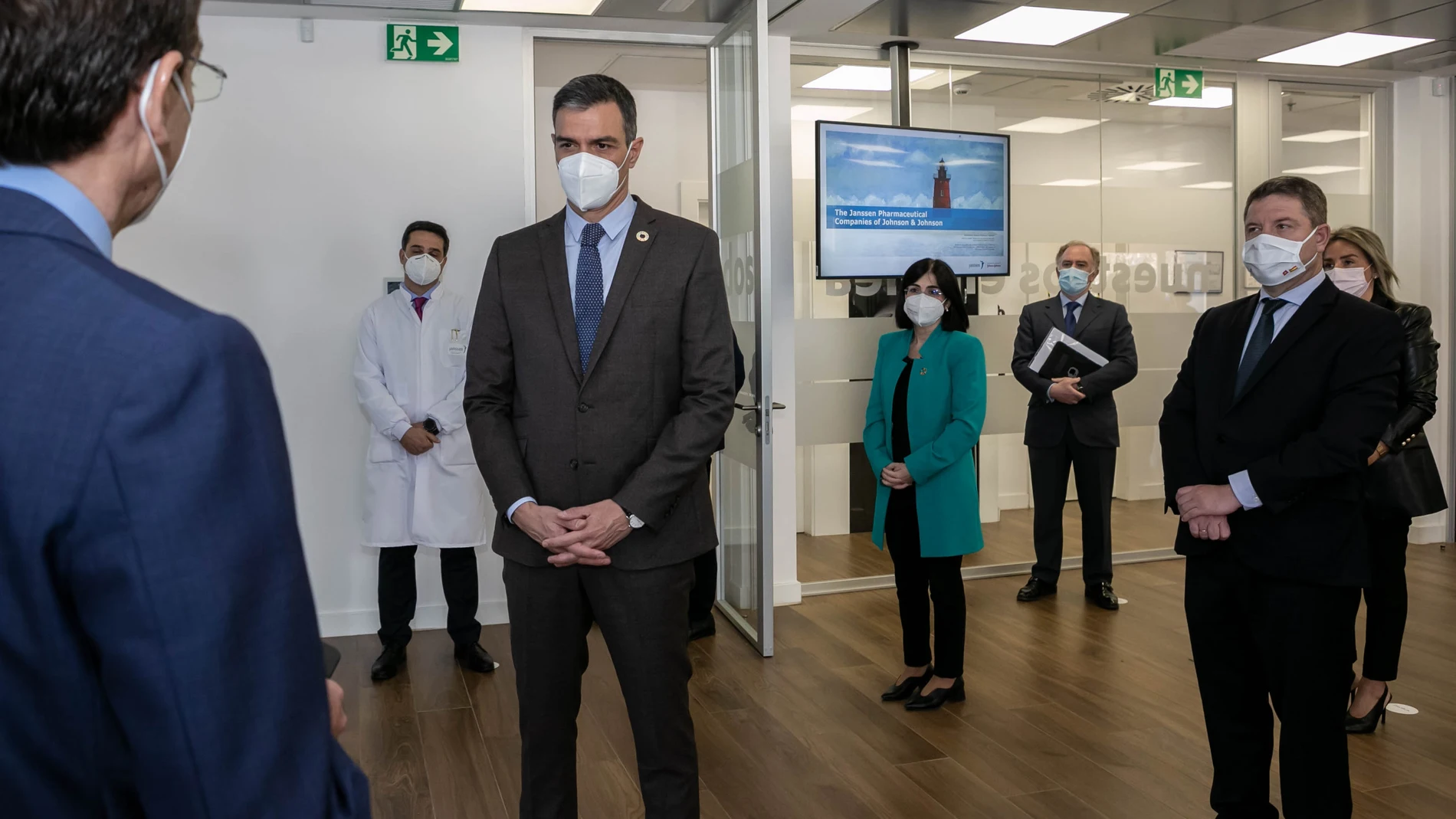 El presidente del Gobierno, Pedro Sánchez, visita las instalaciones de Janssen en Toledo