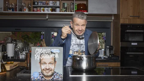 Alberto Chicote presenta el libro "Cocina de Resistencia", de la editorial Planeta
