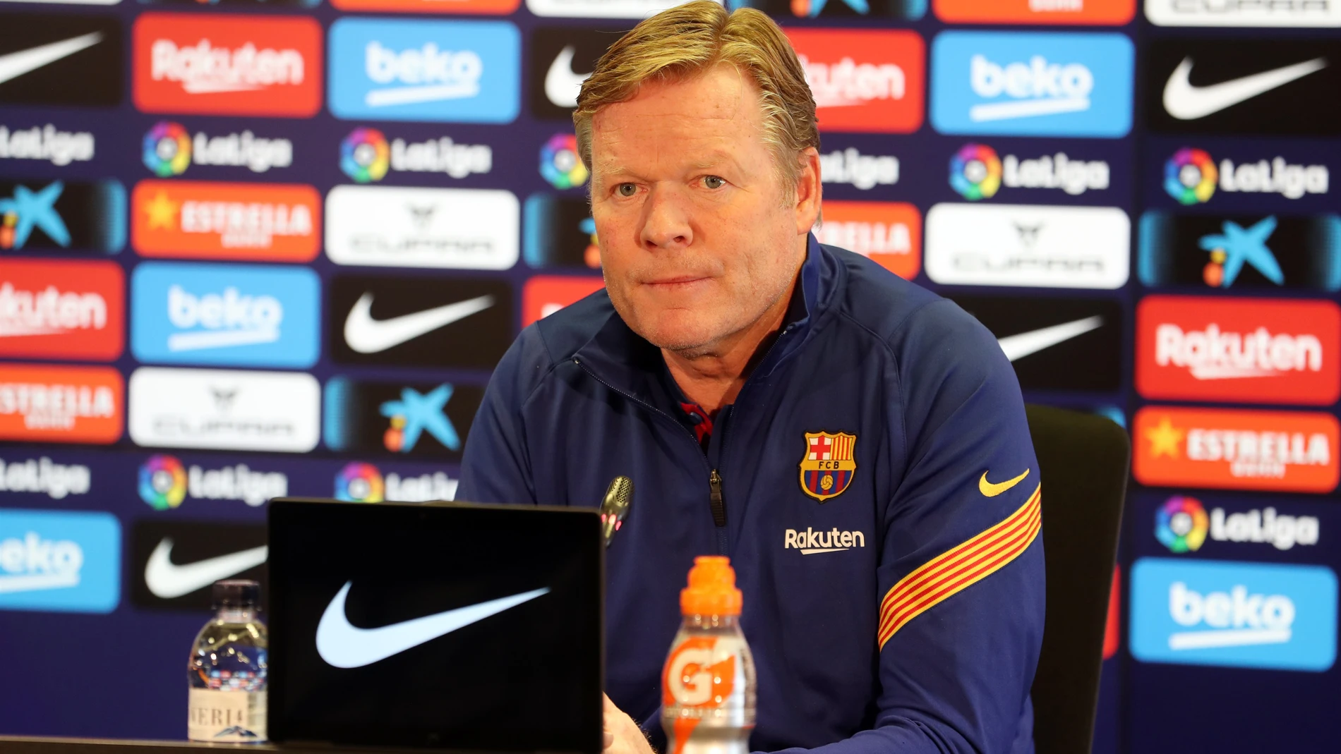 El entrenador del FC Barcelona, Ronald Koeman, en rueda de prensaFCB28/04/2021