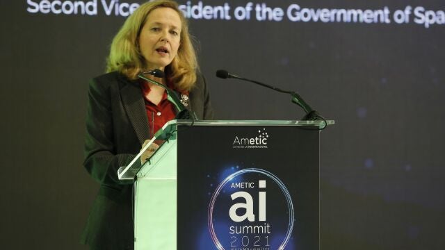La vicepresidenta segunda y ministra de Asuntos Económicos y Transformación Digital, Nadia Calviño, en la inauguración de la IV edición del foro de Ametic 'Artificial Intelligence Summit 2021' del AMETIC