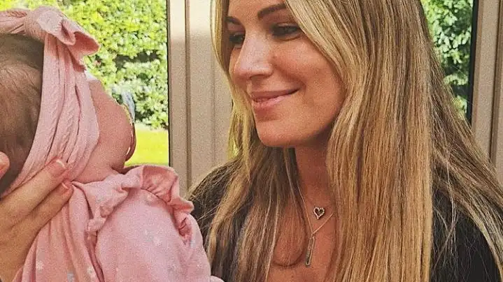 Edurne posa con su hija Yanay