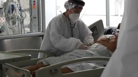 Atención a un enfermo de Covid