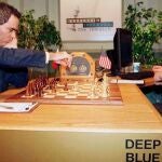 Kaspárov enfrentándose a Deep Blue en 1997