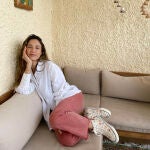 Grace Villarreal con Converse de flores.