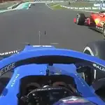 Fernando Alonso adelanta a Carlos Sainz en el Gran Premio de Portugal.